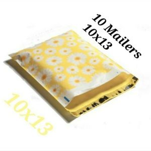 10x13 Daisy Mailers